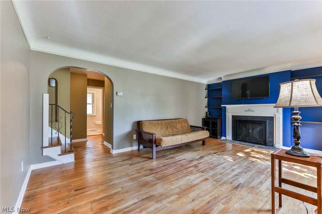 4185 Stilmore Road Cleveland, OH 44121 - Photo 6 of 35