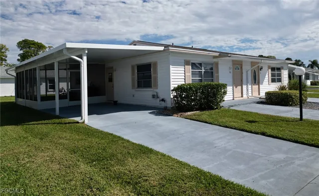 $1,300 | 10 Dawn Flower Circle, Lehigh Acres, FL 33936