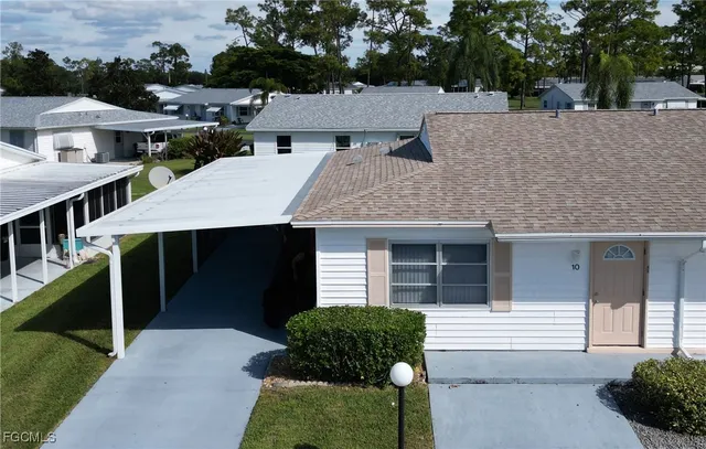 $1,300 | 10 Dawn Flower Circle, Lehigh Acres, FL 33936