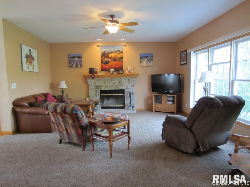 3601 Tamarak Drive Springfield, IL 62712 - Photo 3 of 19 Gallery Image 3
