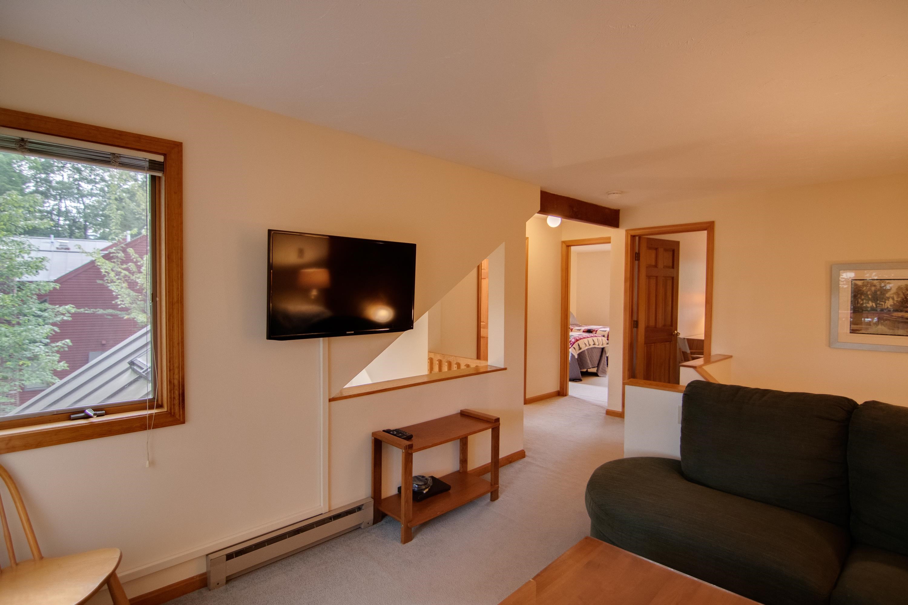 12 Greenridge Road, Unit 1 Lincoln, NH 03251 - Photo 24 of 36