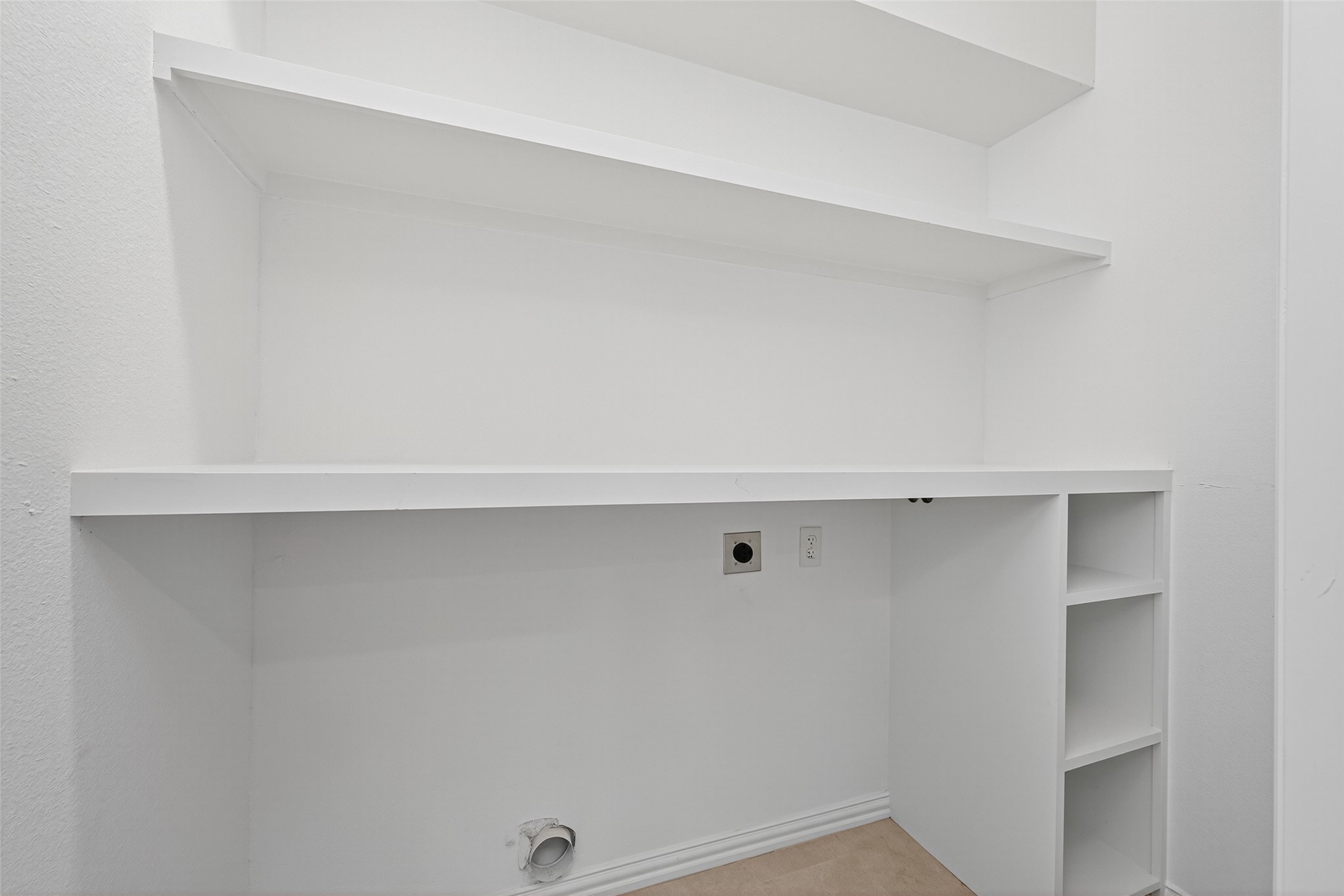 10594 Rustling Oaks Drive Conroe, TX 77303 - Photo 13 of 40 a view of an empty room