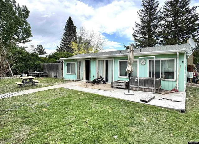 $224,000 | 327 South Iowa Avenue, Guernsey, WY 82214