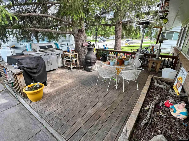 $224,000 | 327 South Iowa Avenue, Guernsey, WY 82214