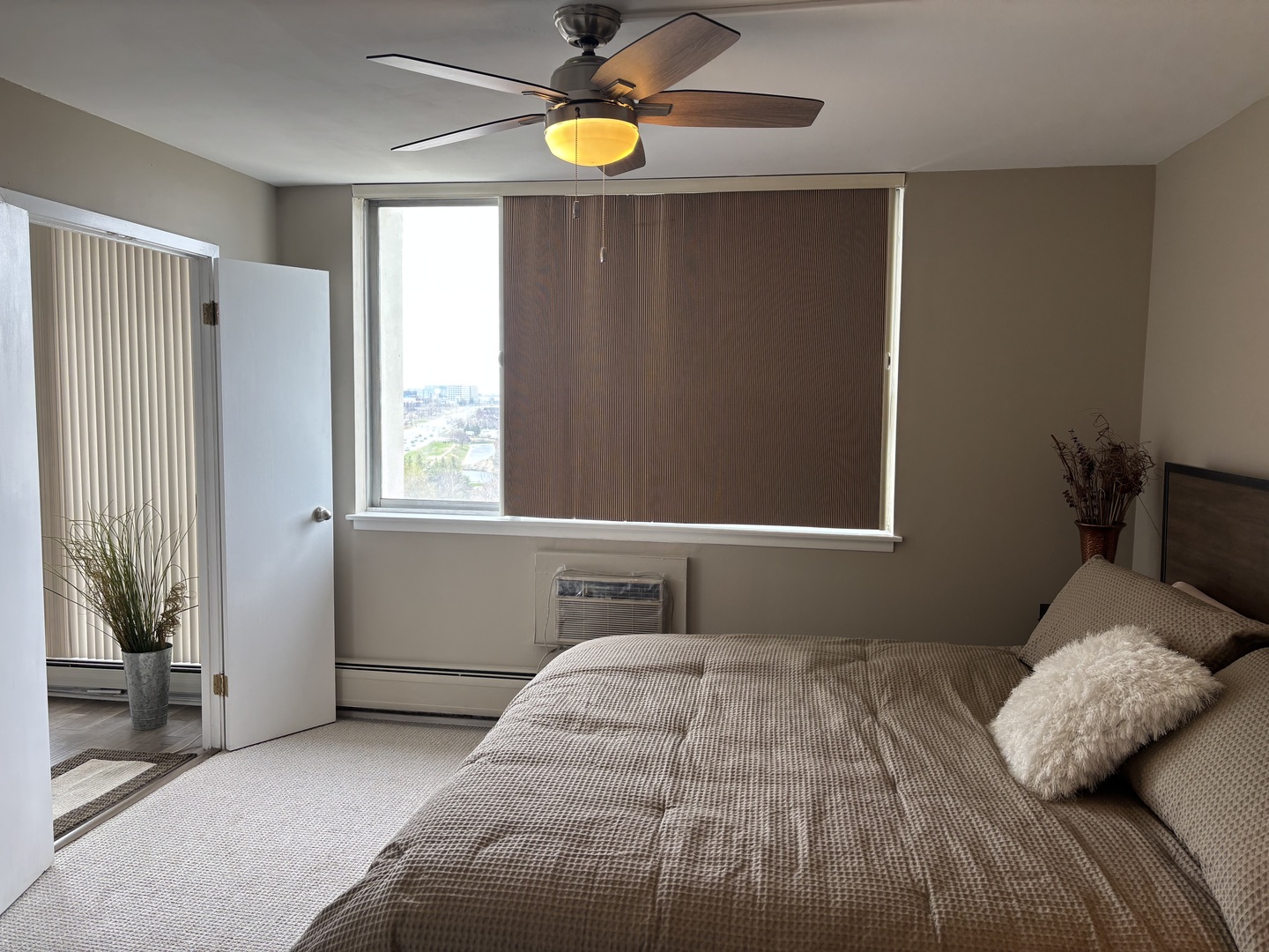 40 North Tower Road, Unit 10M Oak Brook, IL 60523 - Photo 10 of 36