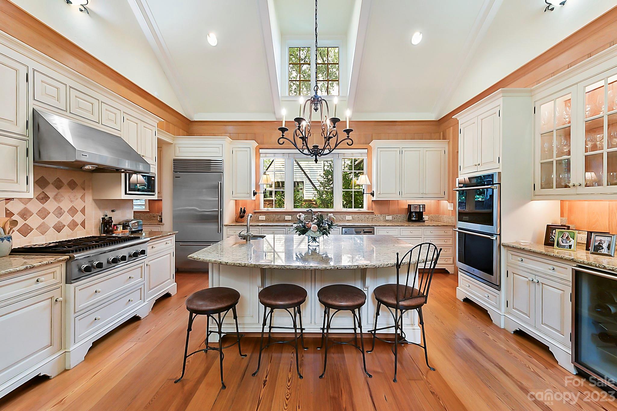 322 Eastover Road Charlotte, NC 28207 - Photo 12 of 47 Gallery Image 12