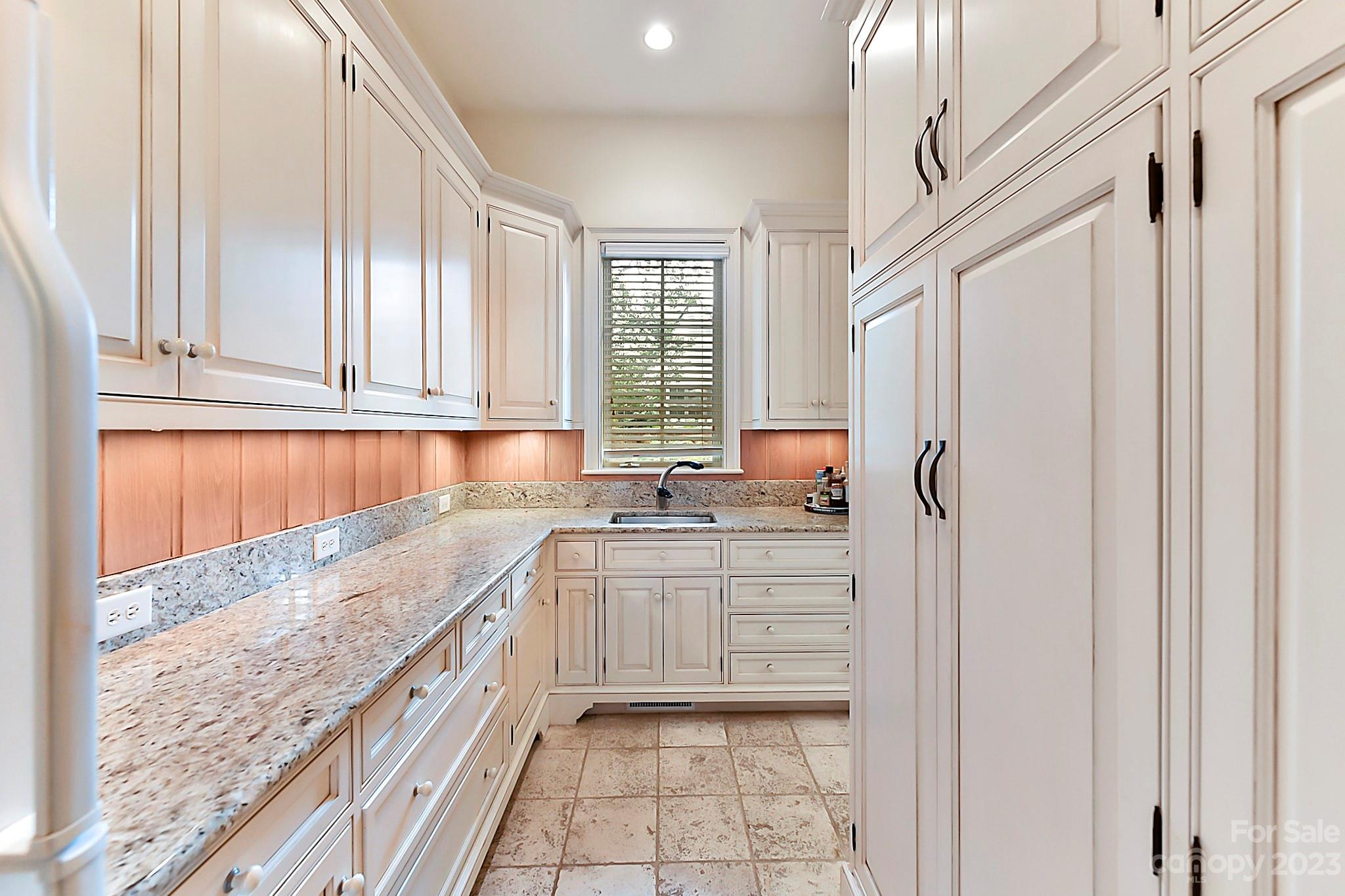 322 Eastover Road Charlotte, NC 28207 - Photo 14 of 47 Gallery Image 14