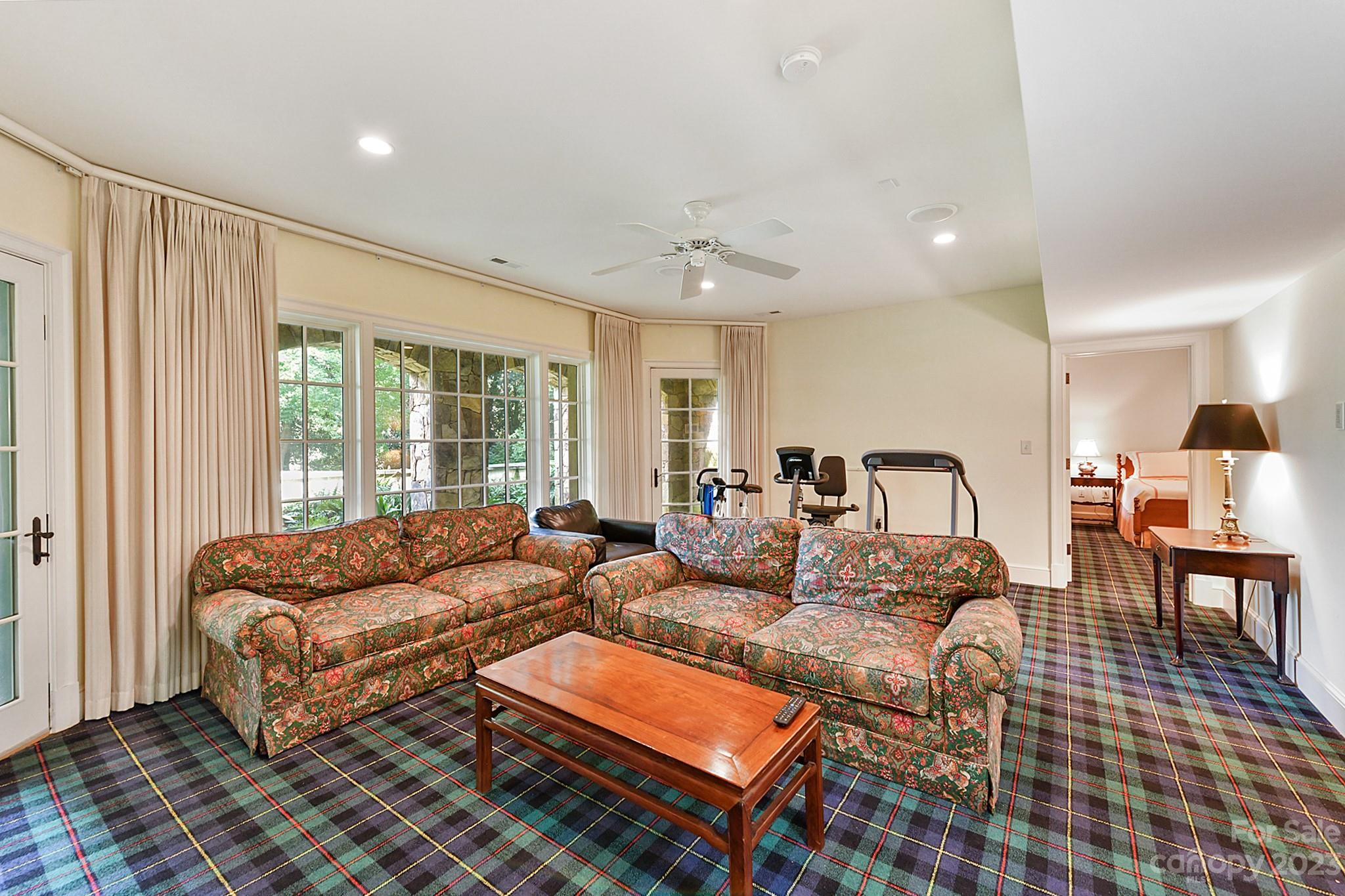 322 Eastover Road Charlotte, NC 28207 - Photo 31 of 47 Gallery Image 31
