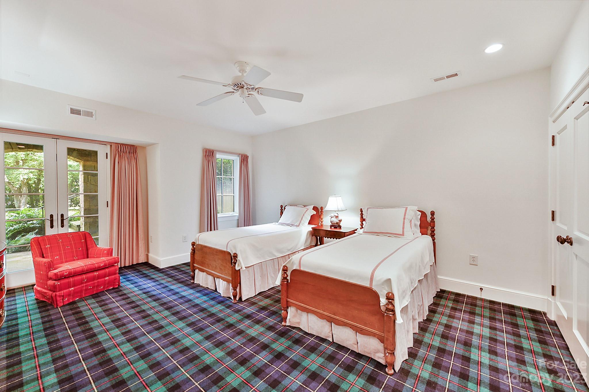 322 Eastover Road Charlotte, NC 28207 - Photo 34 of 47 Gallery Image 34