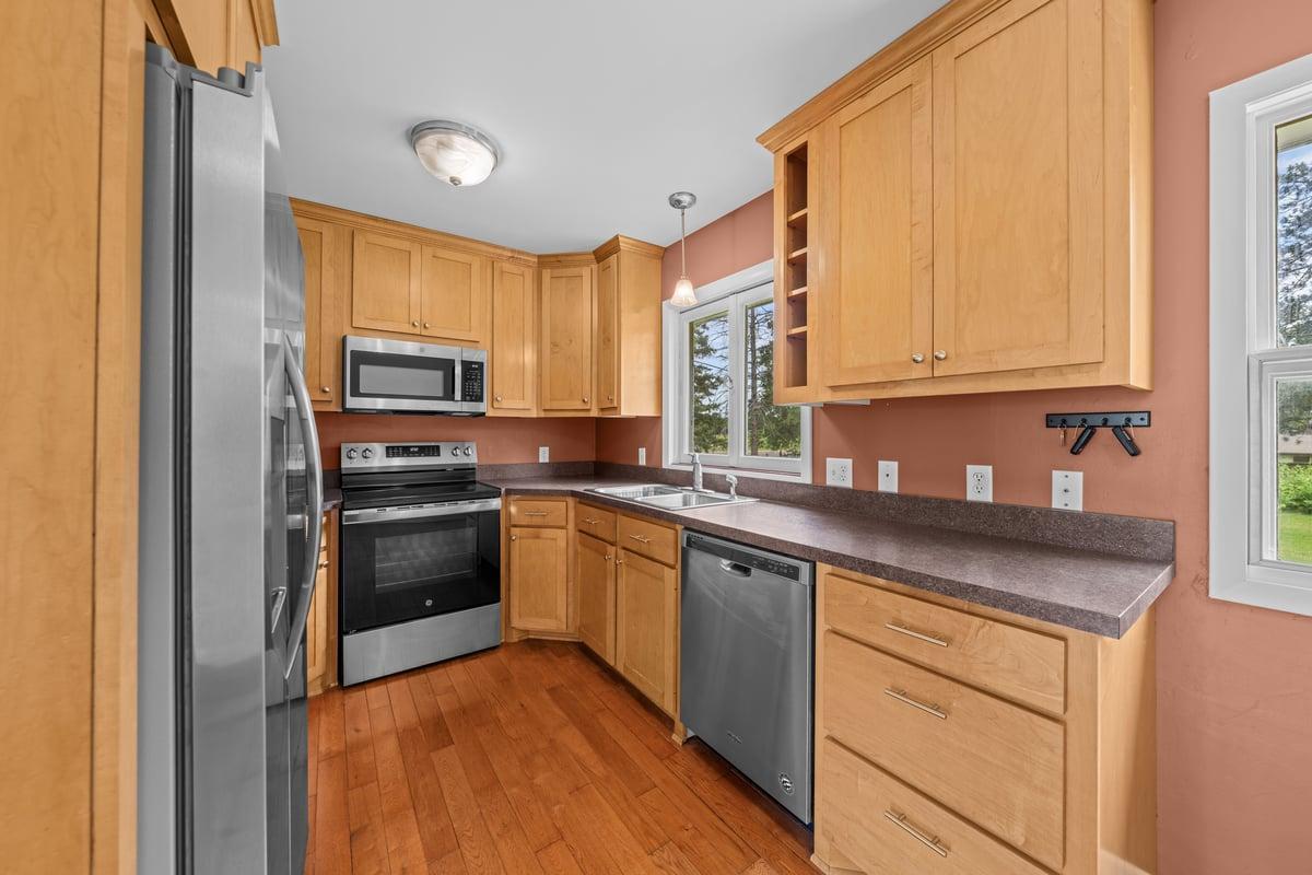 516 Gray Street Hudson, WI 54016 - Photo 8 of 30