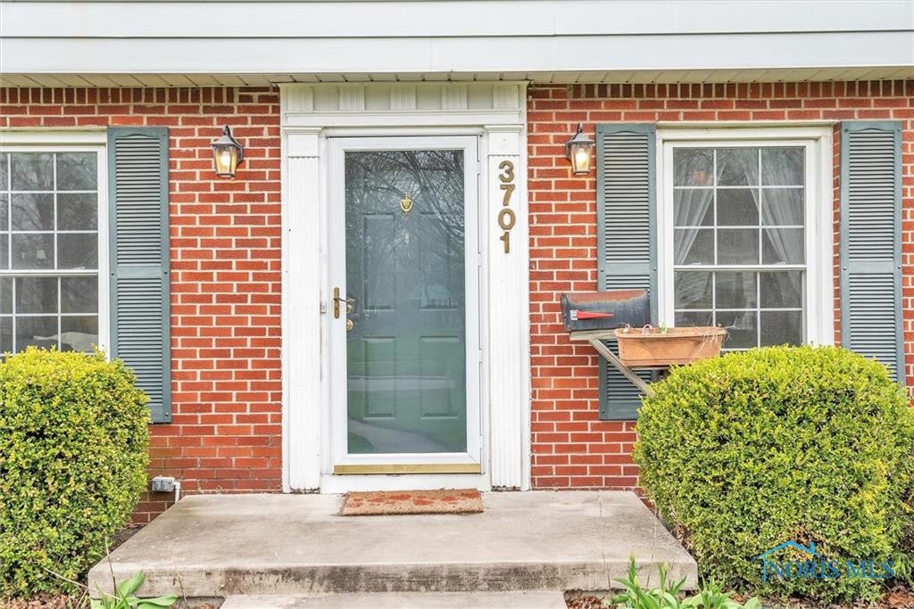 3701 Bowen Road Toledo, OH 43613 - Photo 2 of 48 Gallery Image 2