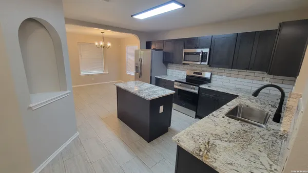$2,200 | 8019 Wever Crossing, San Antonio, TX 78250