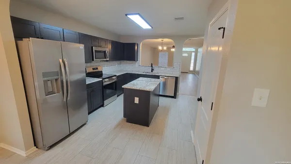 $2,200 | 8019 Wever Crossing, San Antonio, TX 78250