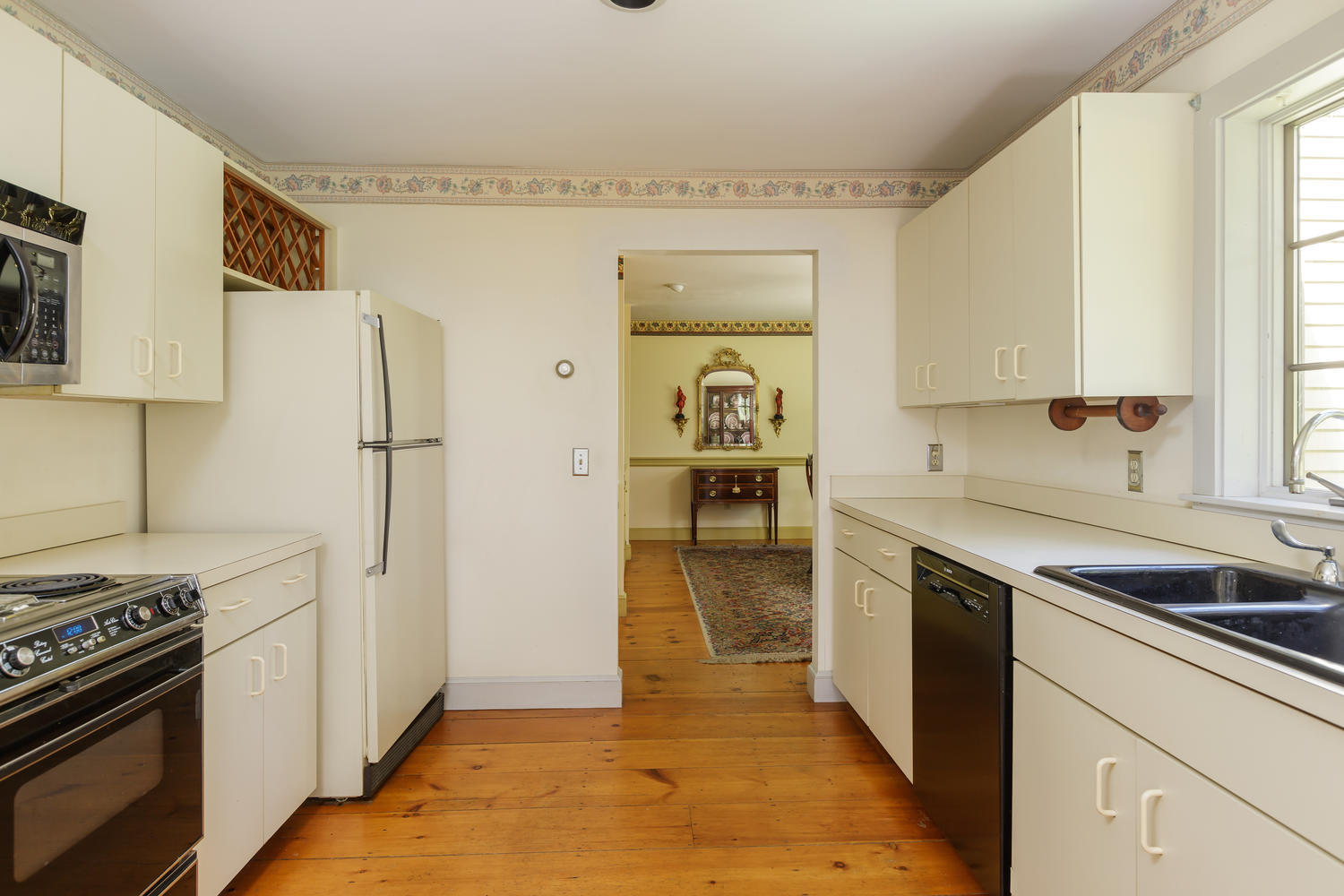 150 River Road Cape Neddick, ME 03902 - Photo 6 of 36 Kitchen