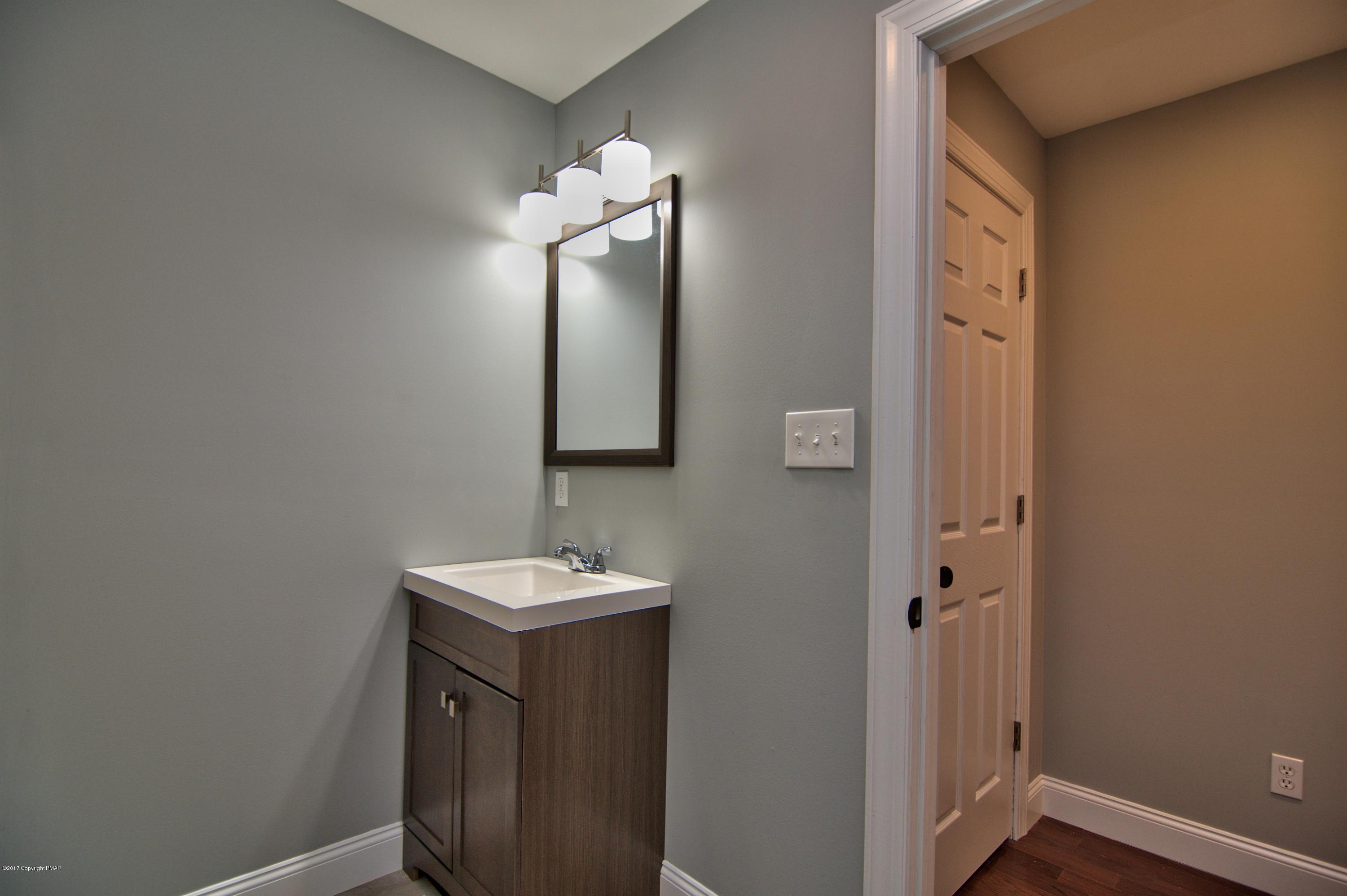 968 Stokes Mill Road Stroudsburg, PA 18360 - Photo 38 of 57 Hall Bath View 3