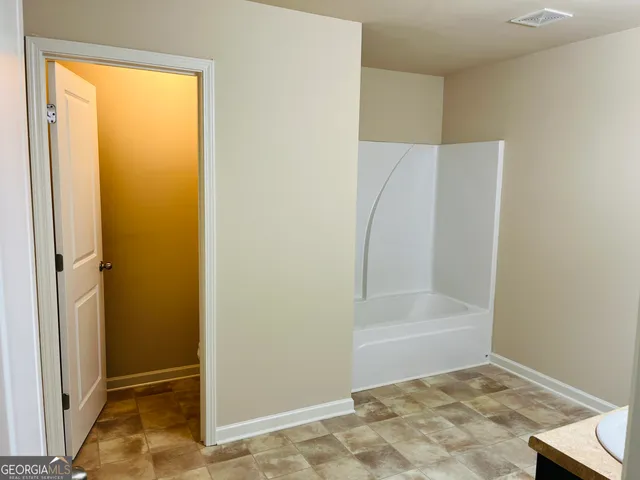 $1,800 | 261 Stillwood Drive, Newnan, GA 30265