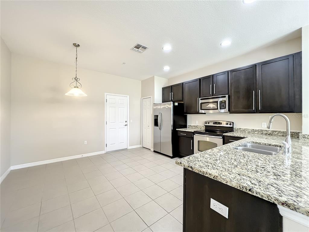 722 Terrace Spring Drive Orlando, FL 32828 - Photo 7 of 32