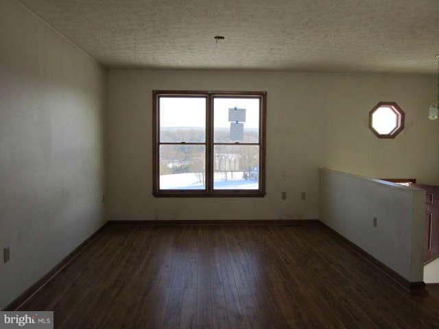 2255 Johnsons Mill Road Berkeley Springs, WV 25411 - Photo 6 of 12 Living Room