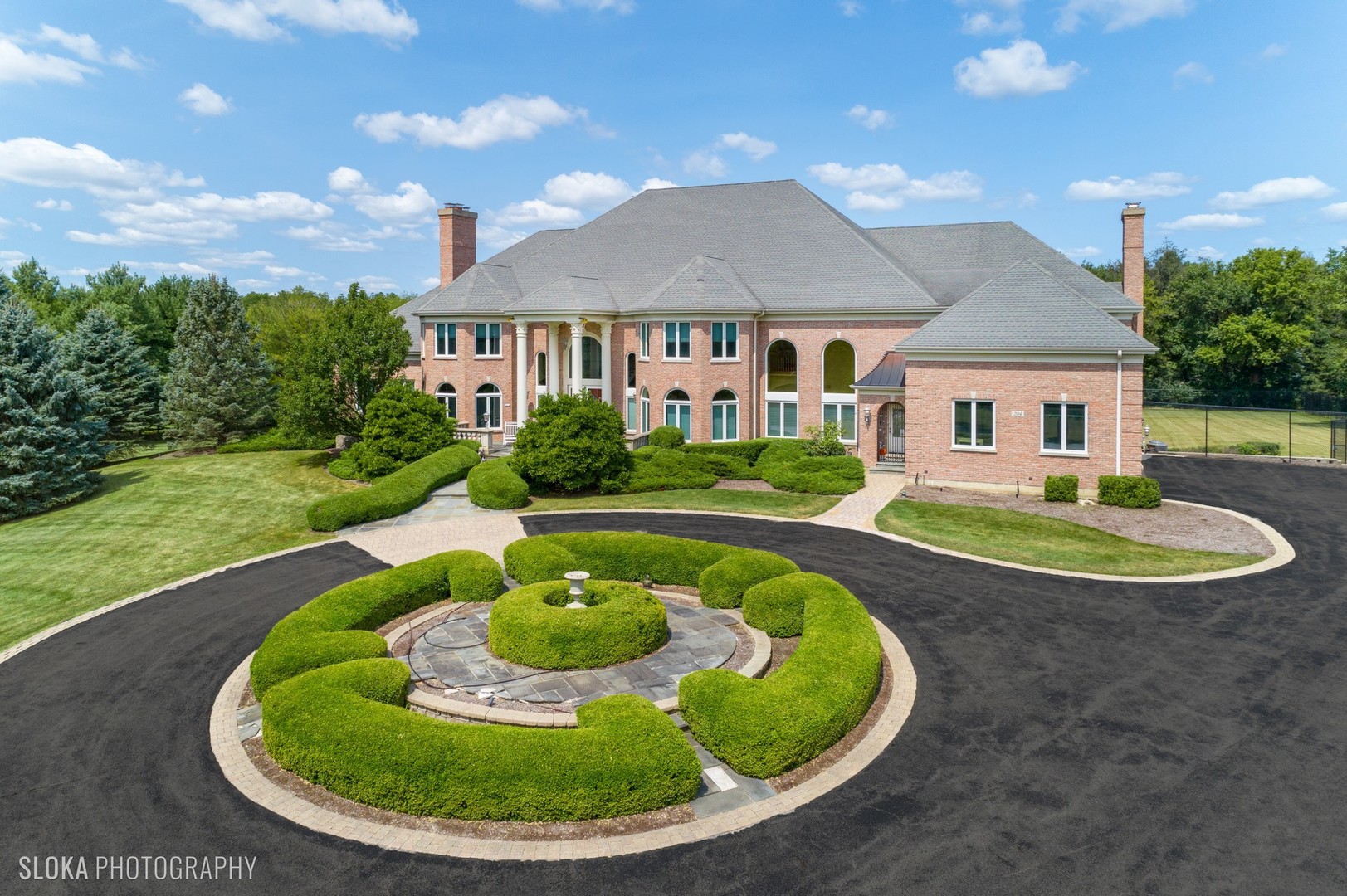 204 Spring Creek Road Barrington Hills, IL 60010 - Photo 1 of 66 Gallery Image 1