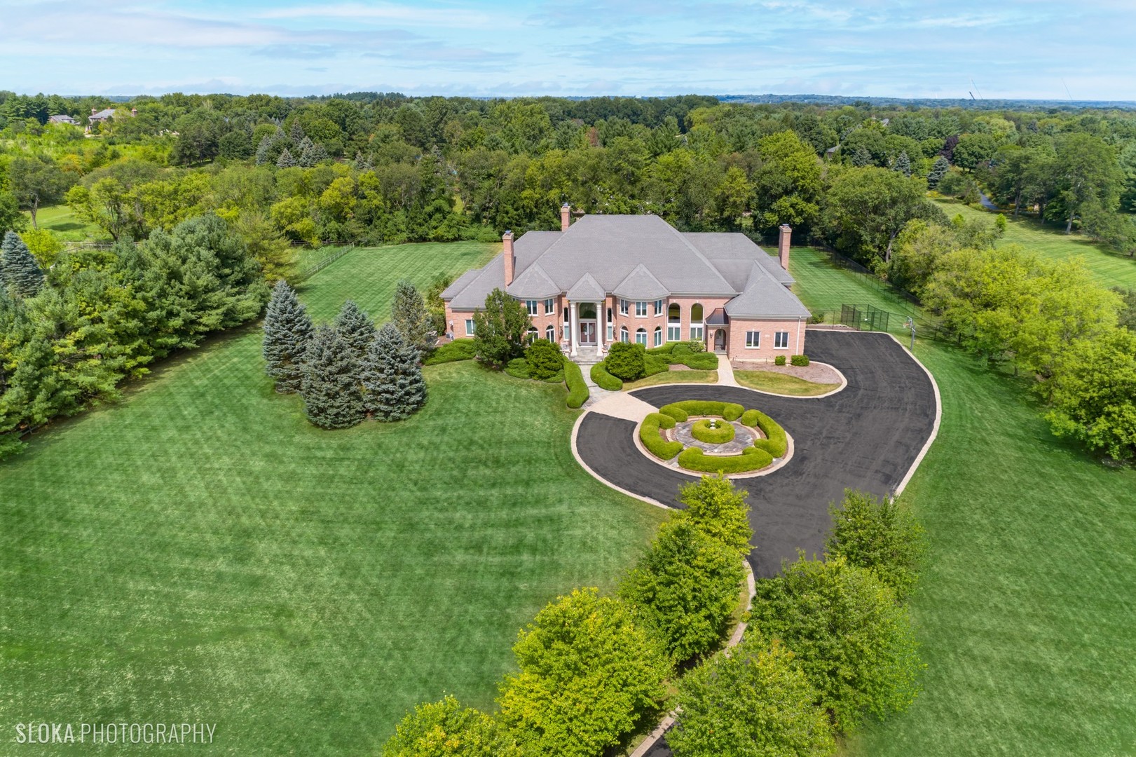 204 Spring Creek Road Barrington Hills, IL 60010 - Photo 2 of 66 Gallery Image 2