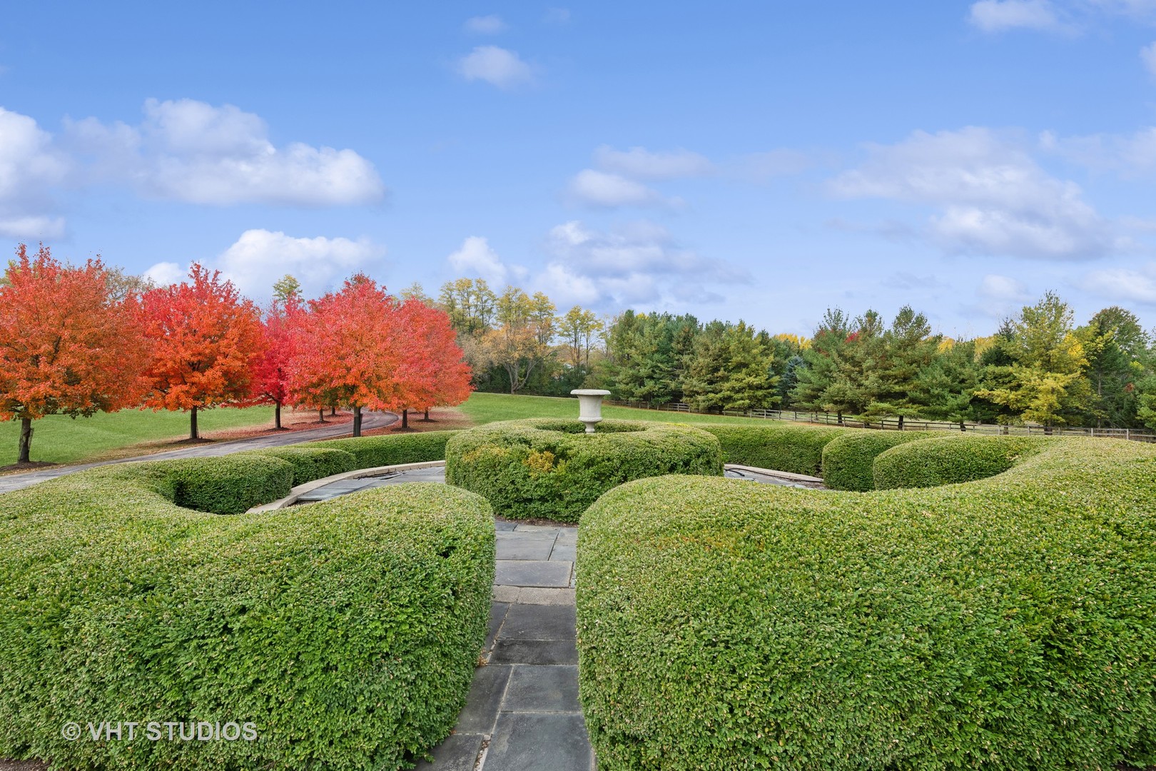 204 Spring Creek Road Barrington Hills, IL 60010 - Photo 6 of 66 Gallery Image 6