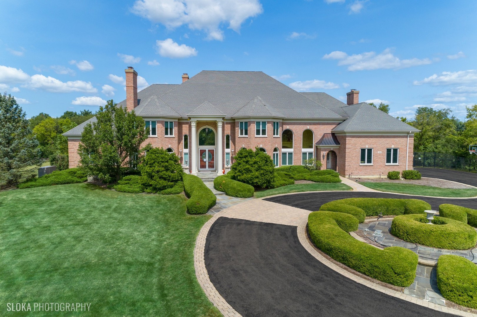 204 Spring Creek Road Barrington Hills, IL 60010 - Photo 7 of 66 Gallery Image 7