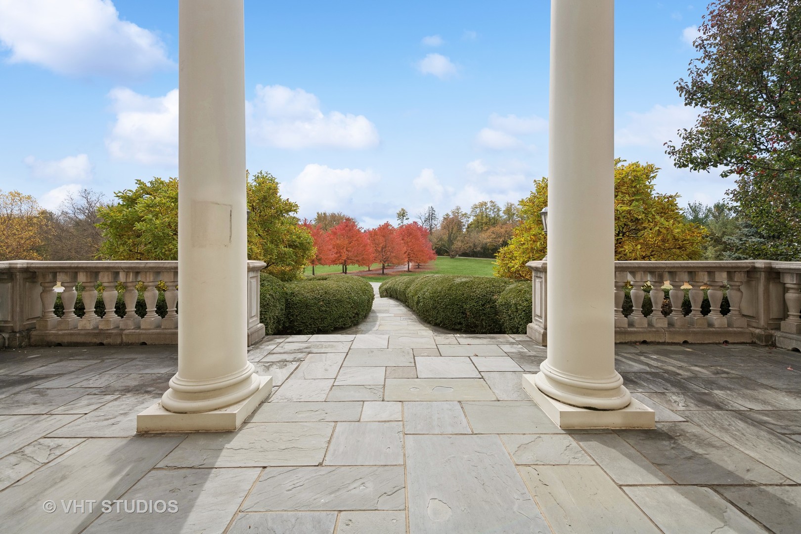 204 Spring Creek Road Barrington Hills, IL 60010 - Photo 8 of 66 Gallery Image 8