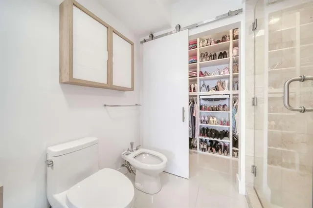 $5,300 | 6365 Collins Avenue, Unit 2406, Miami Beach, FL 33141