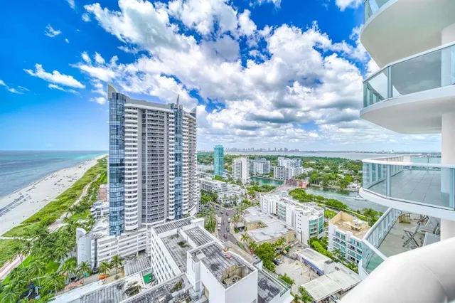 $5,300 | 6365 Collins Avenue, Unit 2406, Miami Beach, FL 33141