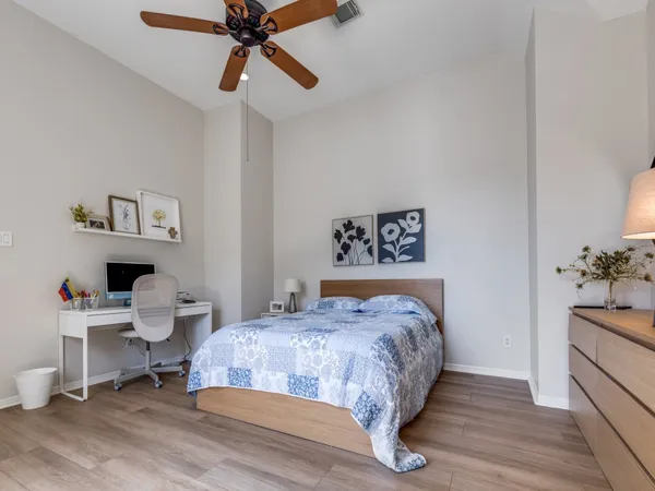 $2,500 | 1159 Enclave Square East, Houston, TX 77077