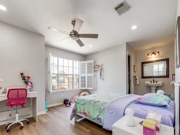 $2,500 | 1159 Enclave Square East, Houston, TX 77077