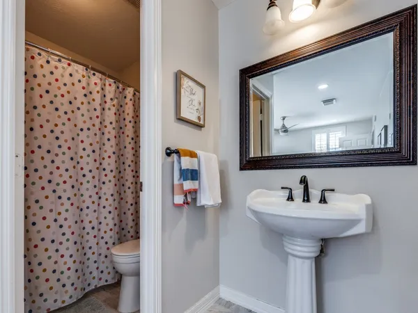 $2,500 | 1159 Enclave Square East, Houston, TX 77077