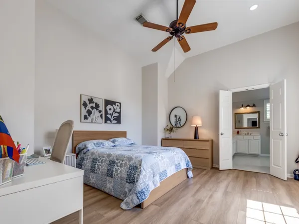 $2,500 | 1159 Enclave Square East, Houston, TX 77077