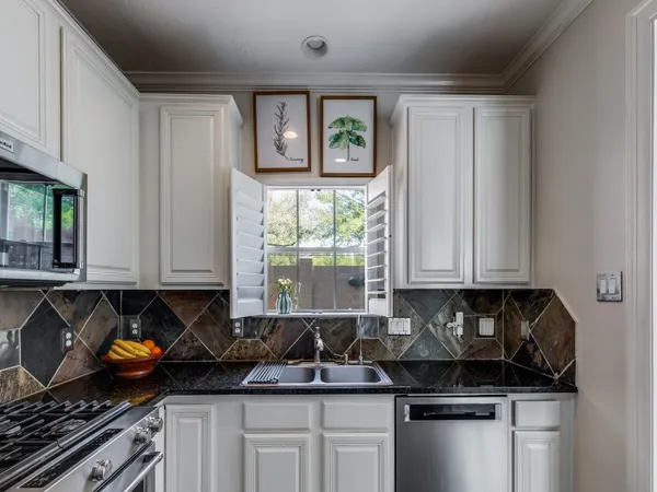 $2,500 | 1159 Enclave Square East, Houston, TX 77077