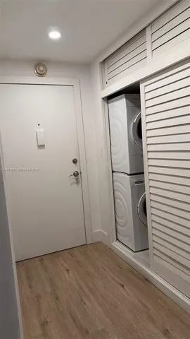 $3,100 | 1408 Brickell Bay Drive, Unit 217, Miami, FL 33131