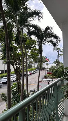 $3,100 | 1408 Brickell Bay Drive, Unit 217, Miami, FL 33131