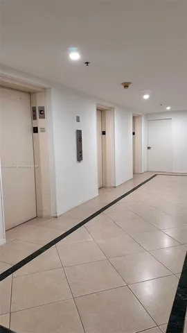 $3,100 | 1408 Brickell Bay Drive, Unit 217, Miami, FL 33131