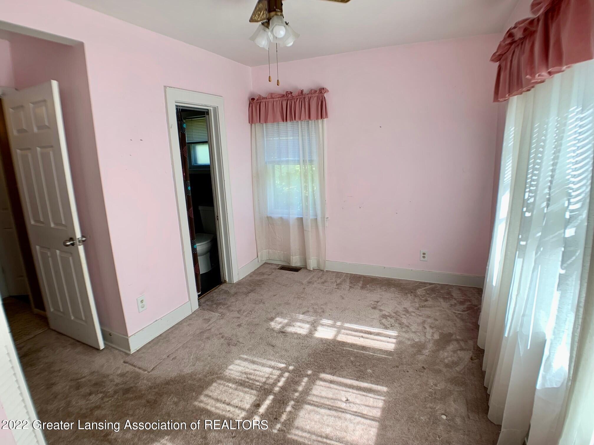 321 East Rouse Street Lansing, MI 48910 - Photo 9 of 14 Bedroom 3