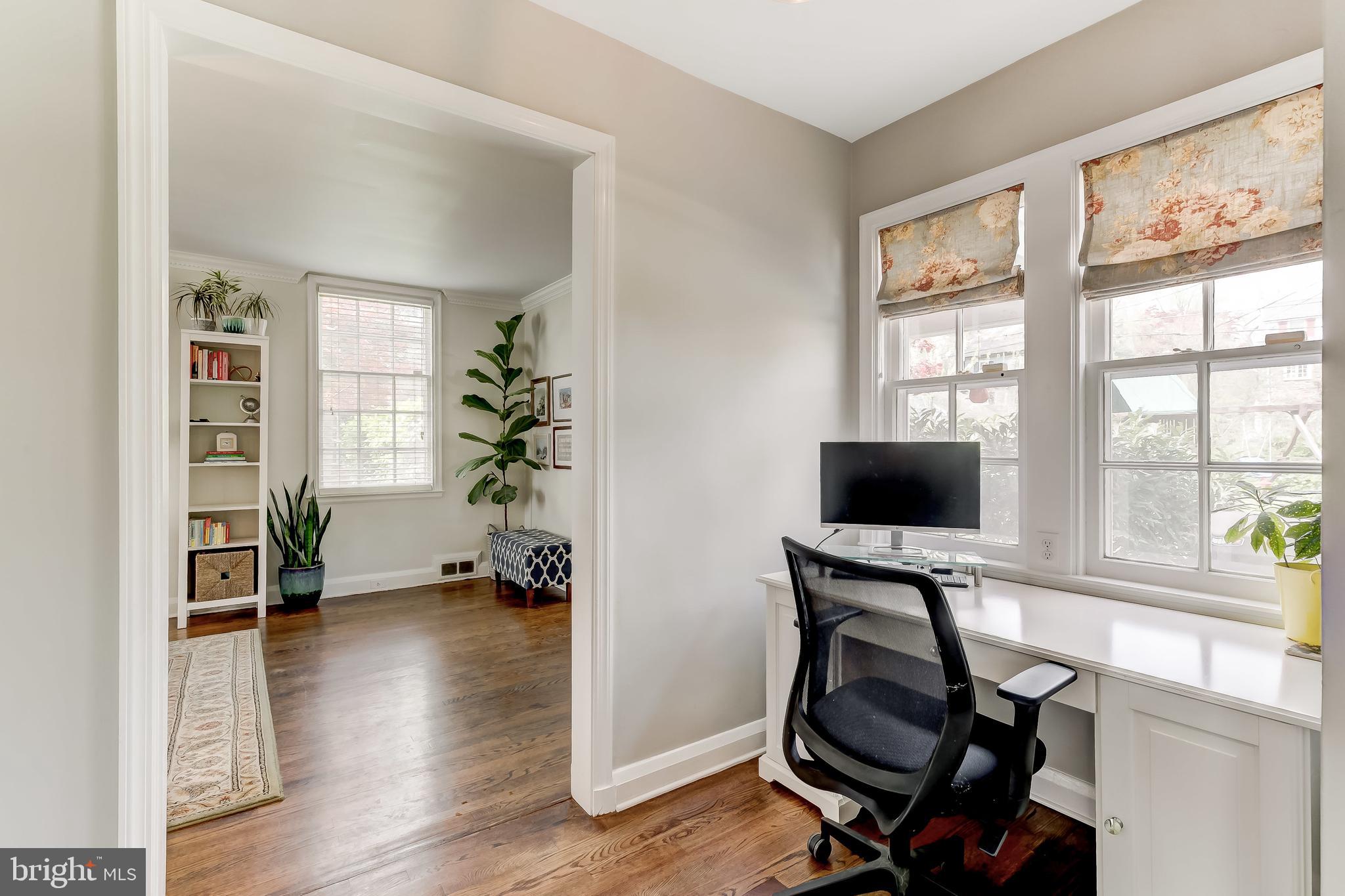 322 Broadmoor Road Baltimore, MD 21212 - Photo 13 of 49 This space can be an office or breakfast room.