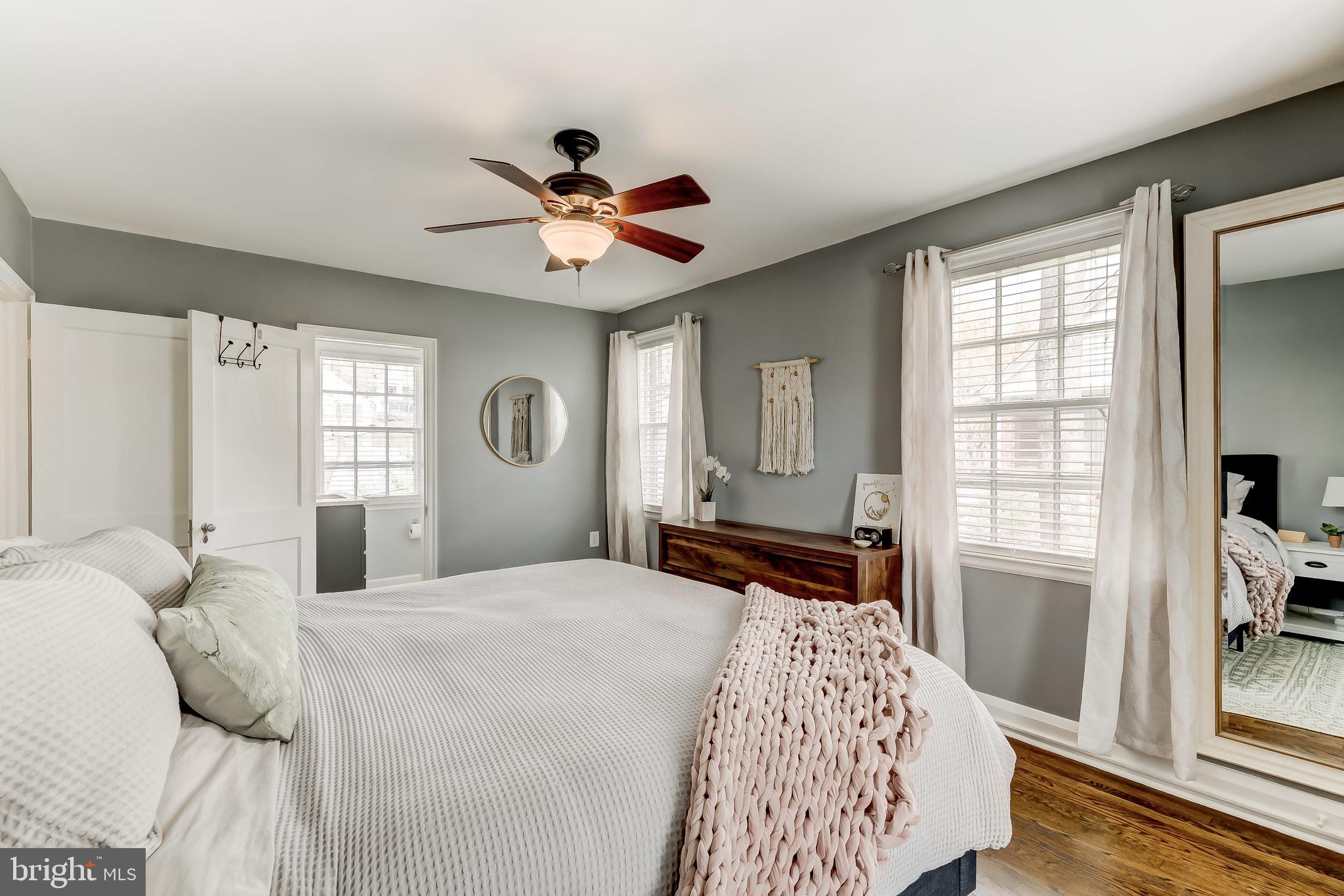 322 Broadmoor Road Baltimore, MD 21212 - Photo 26 of 49 Great hardwood floors and a ceiling fan.