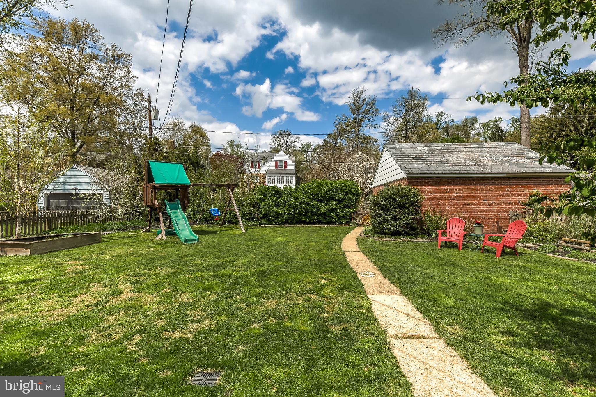 322 Broadmoor Road Baltimore, MD 21212 - Photo 45 of 49 The backyard is just big enough.