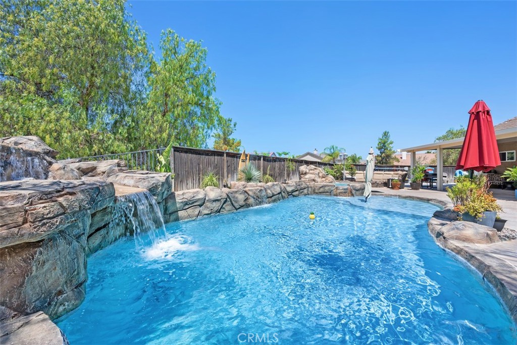 185 Alabaster Loop Perris, CA 92570 - Photo 23 of 36