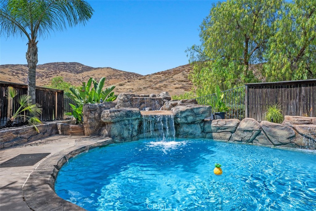 185 Alabaster Loop Perris, CA 92570 - Photo 24 of 36