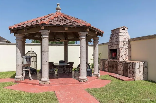 a view of outdoor space yard and patio