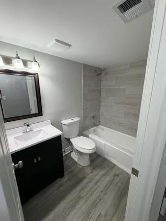 $2,000 | 10429 Austin Avenue, Unit A, Oak Lawn, IL 60453