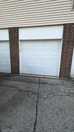 $2,000 | 10429 Austin Avenue, Unit A, Oak Lawn, IL 60453