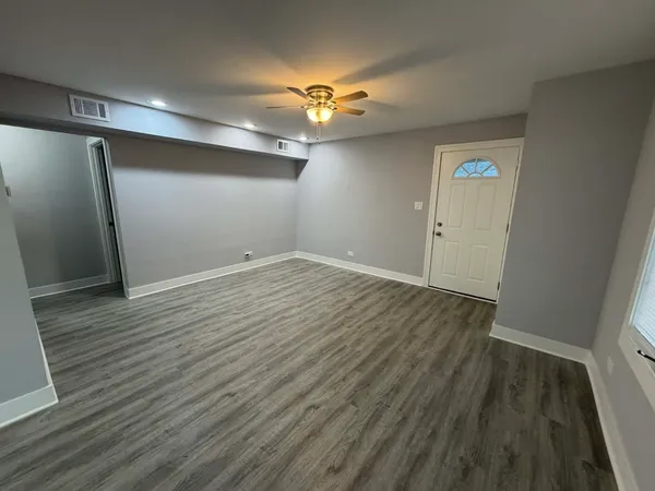 $2,000 | 10429 Austin Avenue, Unit A, Oak Lawn, IL 60453