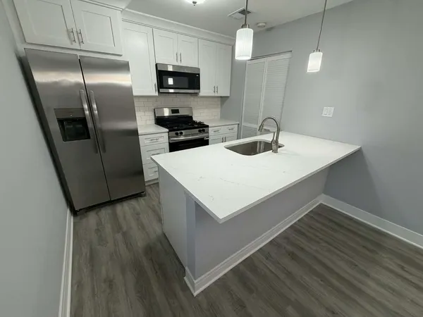 $2,000 | 10429 Austin Avenue, Unit A, Oak Lawn, IL 60453