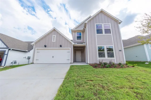 $2,395 | 13156 Dawson Drive, Providence Village, TX 76227