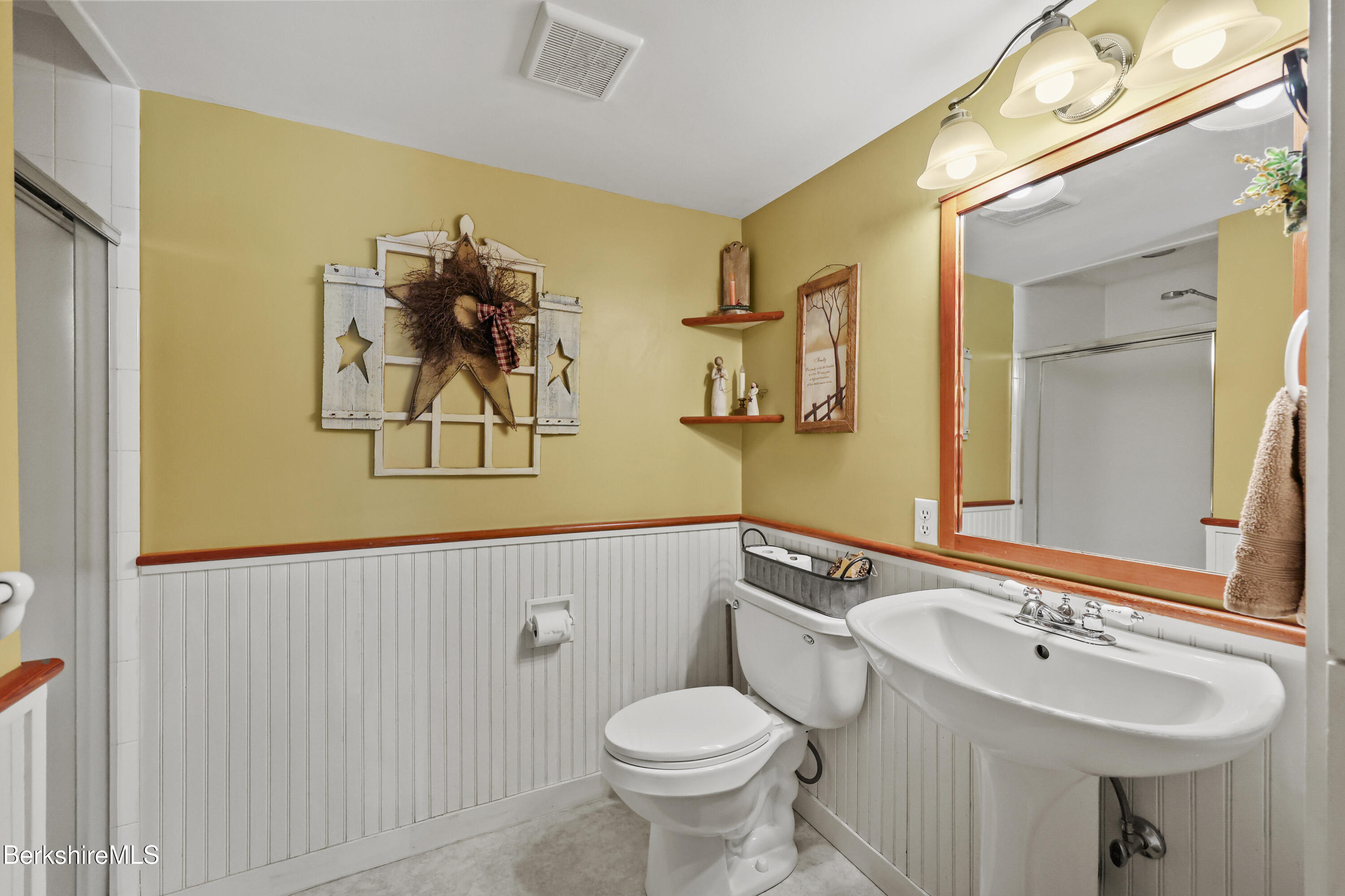 924 Henderson Road Williamstown, MA 01267 - Photo 20 of 51 1st floor full bath